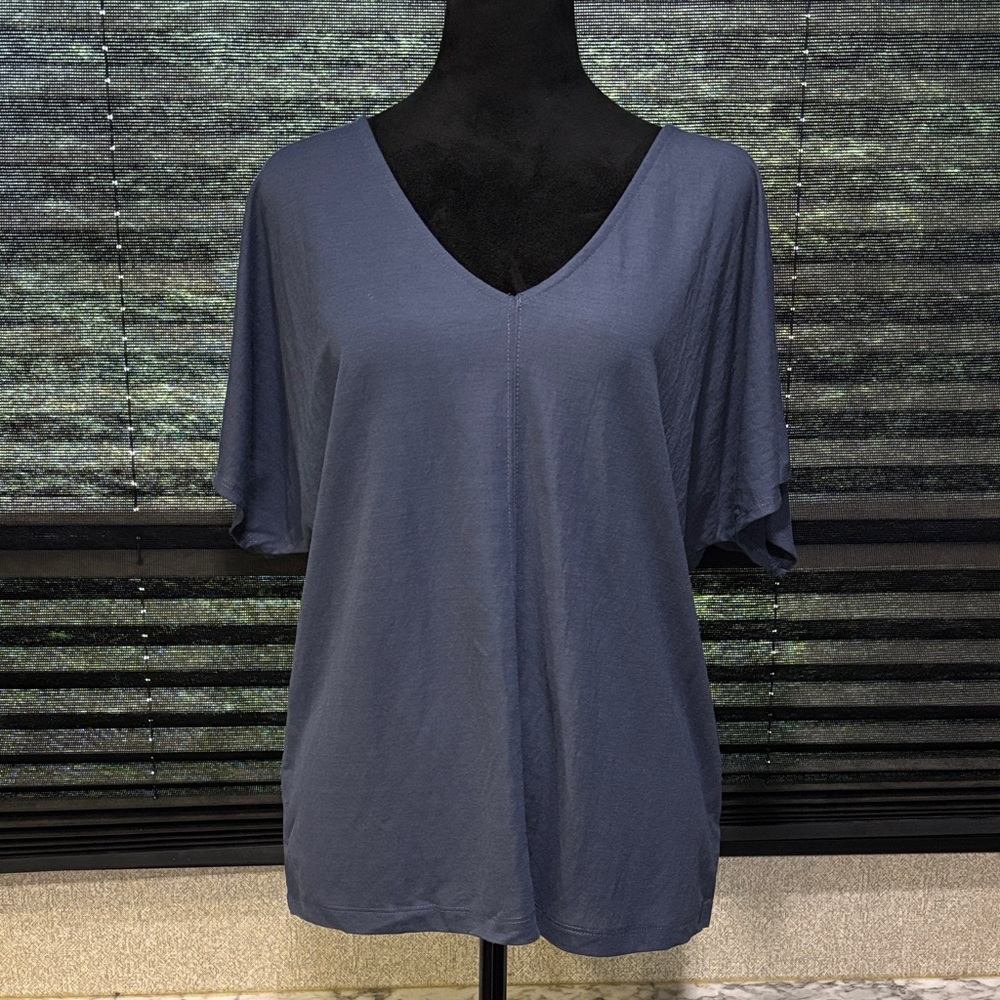 Studio B by Bobeau Women’s Blue Grey Slate SS V-Neck‎ Boxy T-Shirt SZ Medium
